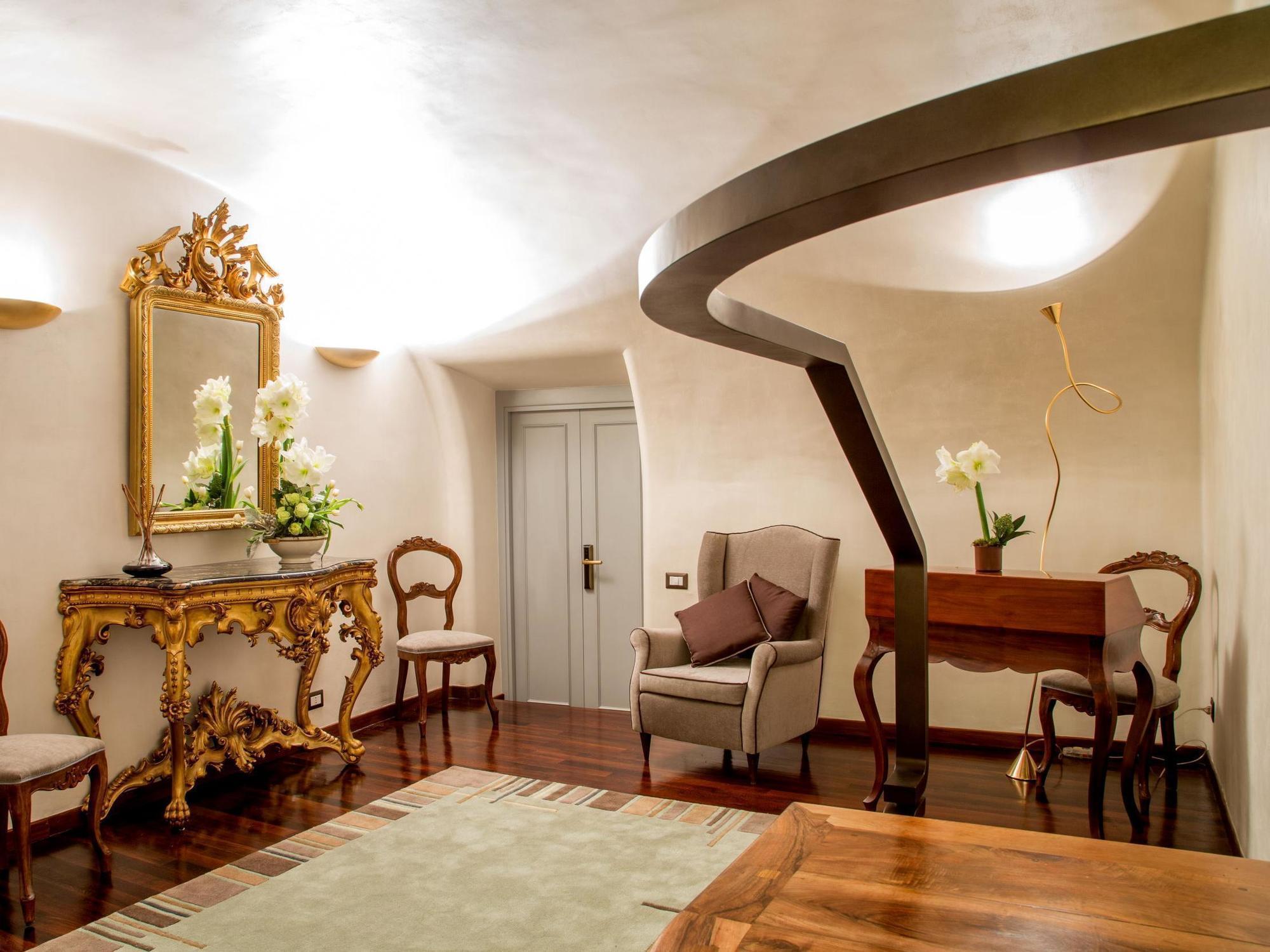 Palazzo De Cupis - And View Guest house